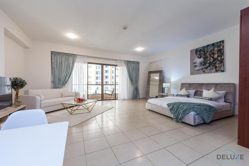 Cozy Studio at Rimal-3 JBR by Deluxe Holiday Homes — отель в Дубае, Объединенные Арабские Эмираты