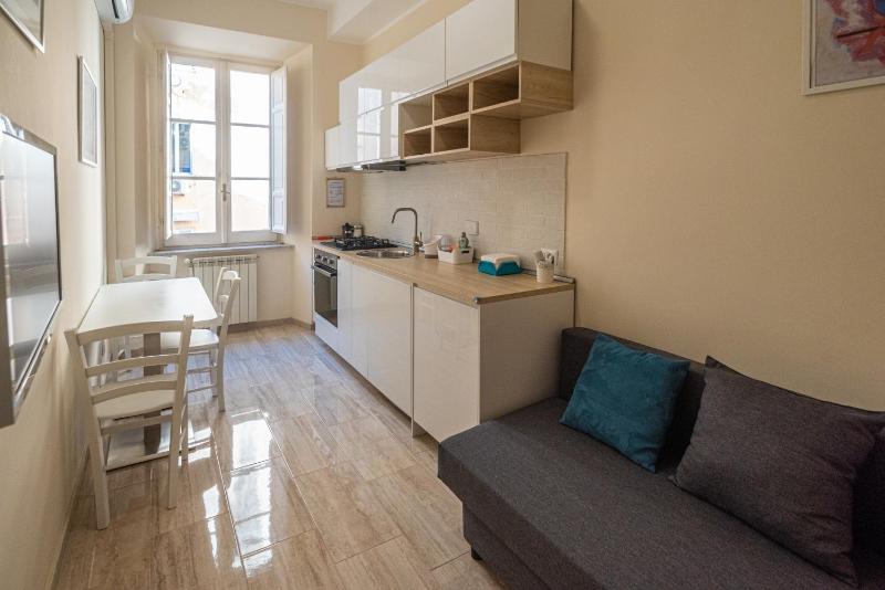City Center Two-Roomed Flat - Termini/Aquarium — комфортный отель в Риме