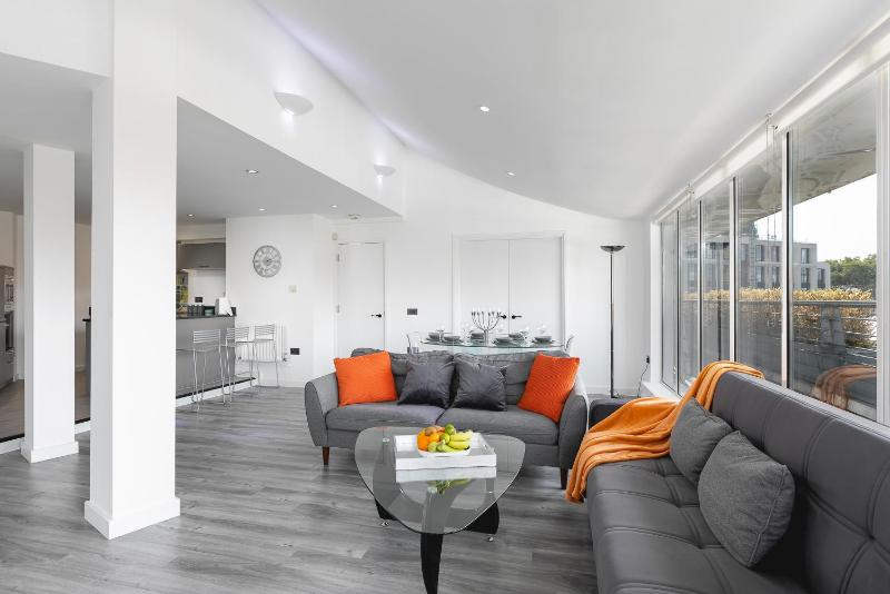 *** Luxury DUPLEX Penthouse *** — забронировать отель в Лондоне