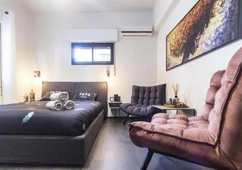 NEW! 2 BD Premium Beach house W/large balcony — отель с удобствами в Тель-Авиве