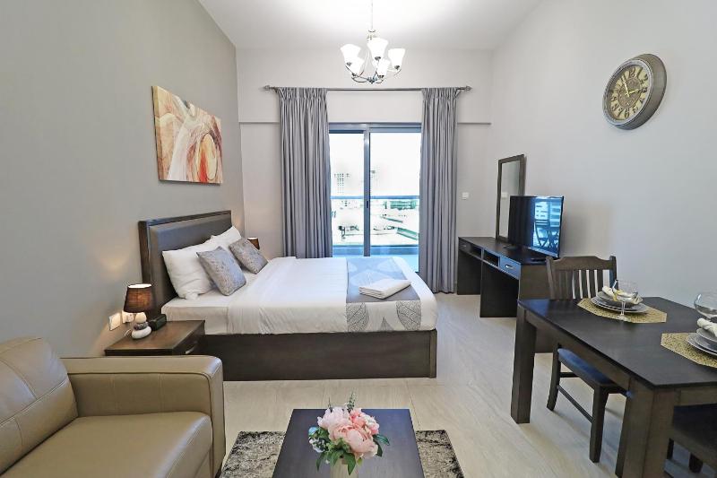 Цены на Large and Complete I Near Dubai Mall в Дубае