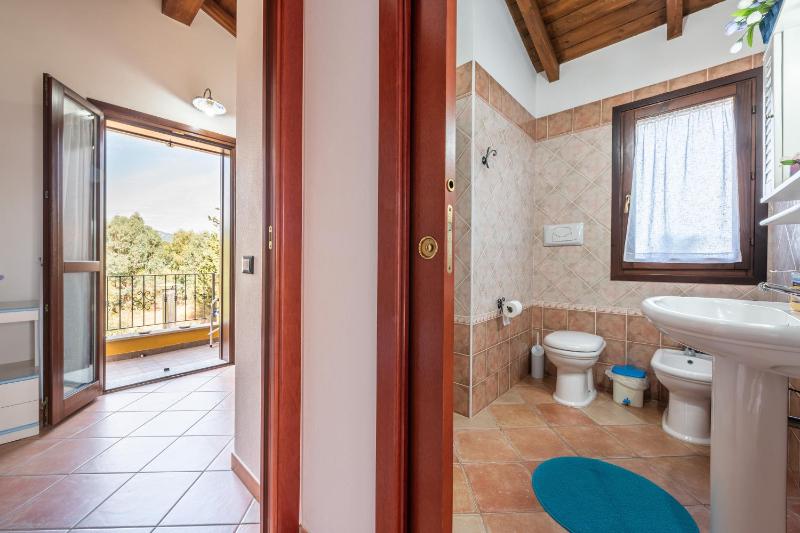 Villa Ginny e Clari a Castiadas - Incantevole casa vista montagna