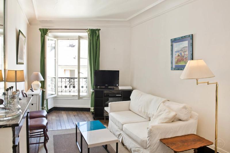 Classy St. Germain Apartment — комфортный отель в Париже