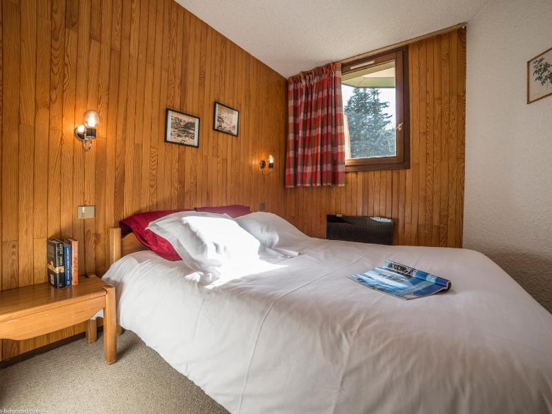 Цены на Charmant appartement 2 pieces au pied des pistes avec parking - Courchevel - FR-1-575-17 в Куршевеле