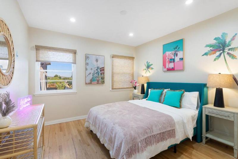 ** Elegant Retreat in LA! Skyline views DTLA, Arts District! — отель с удобным расположением в Лос-Анджелесе