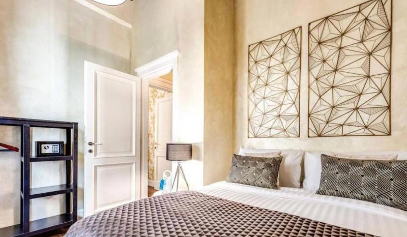 Spanish Steps - Boutique Apartment — отель с удобствами в Риме