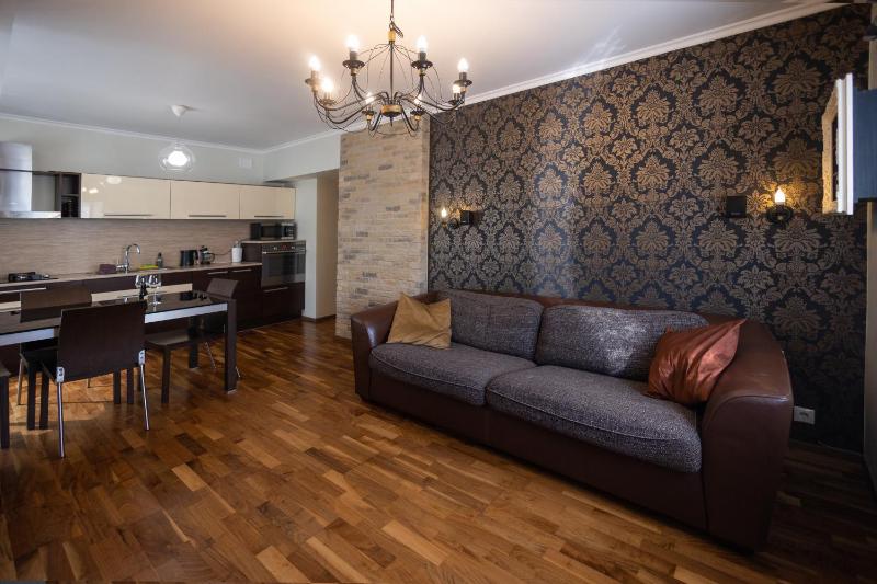 Revalia T1 Airport-Bus Station One-Bedroom Apartment — отзывы гостей и цены