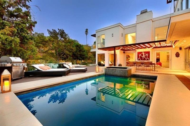 Modern/Contemporary in Laurel Canyon with Views — отель с удобствами в Лос-Анджелесе