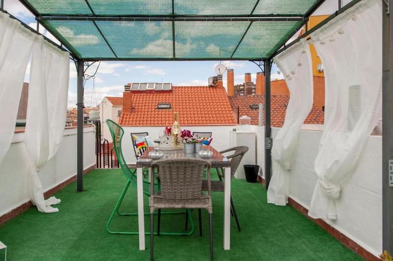DUPLEX GARDEN DELUXE - ATOCHA — комфортный отель в Мадриде