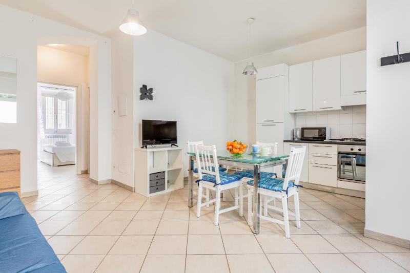 Florence Quiet and Bright Apartment — отель с удобным расположением в Флоренции