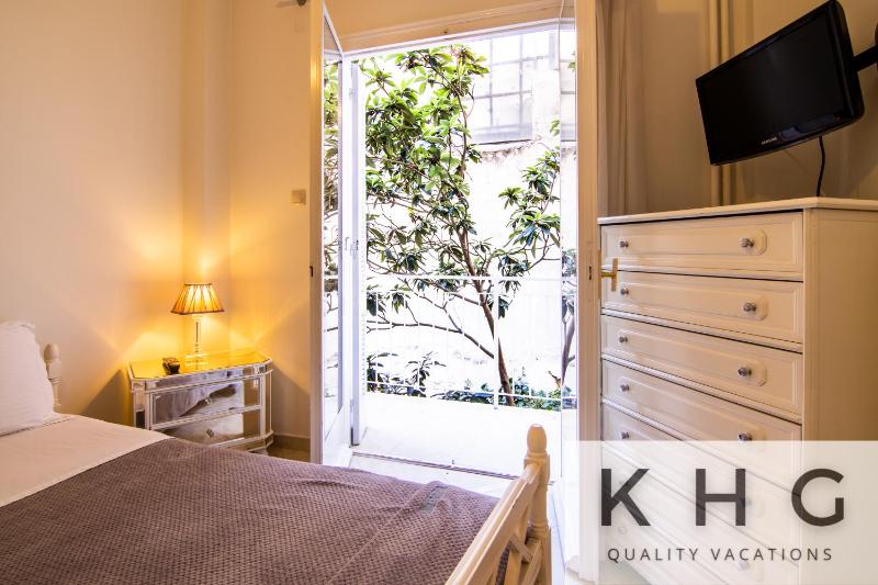 Retreat in Exarcheia Athens! — отель в Афины, Греция