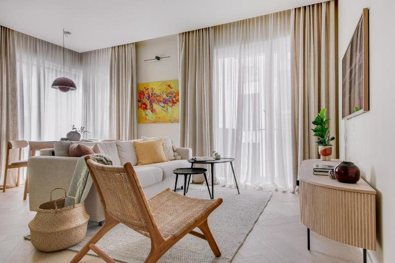 #stayhere - Brand New Unique Designer 1BDR in Trendy Neighbourhood — забронировать отель в Вильнюсе
