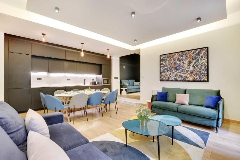 Spacious apartment - 2B-10P - AC - Marais — комфортный отель в Париже