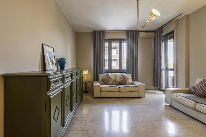 Easylife - Bright apartment in Niguarda — отель в Милане, Италия