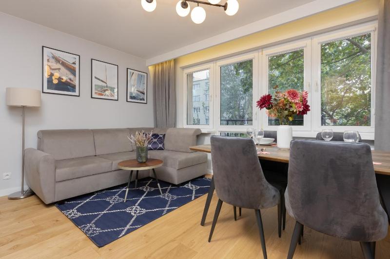 Warnenska Apartment by Renters — отель с удобным расположением в Варшаве