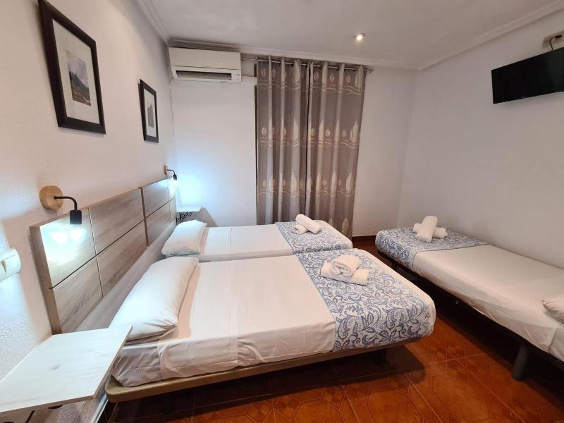Hostal Santa Barbara — забронировать отель в Мадриде