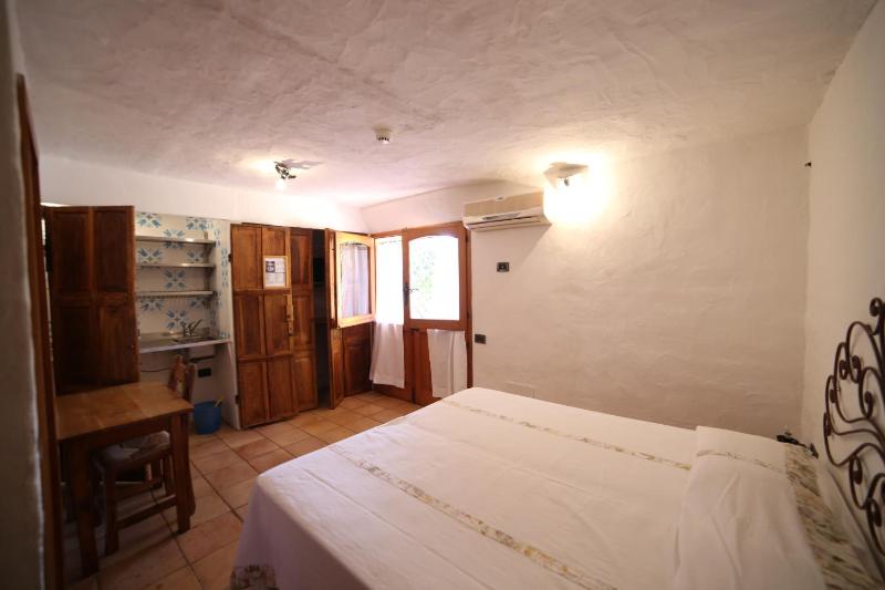 Residenza Capriccioli - Oasi con Piscine e Spiaggia