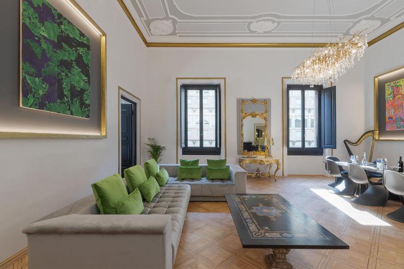 Cavour 83 Prestige House by 360Rentals — комфортный отель в Флоренции