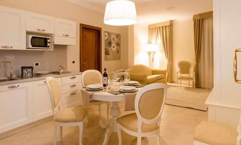 Цены на Residenza Marchesi Pontenani в Флоренции