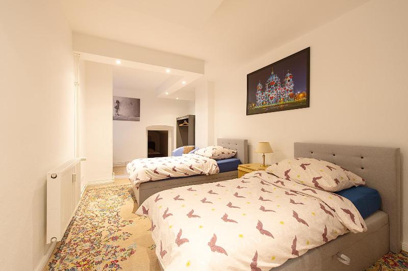Цены на TOP SPOT - KREUZBURG CENTRAL THE PLACE TO BE ! в Берлине