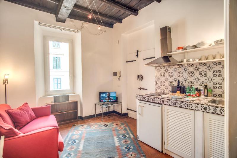 Lovely flat in the heart of Trastevere — забронировать отель в Риме