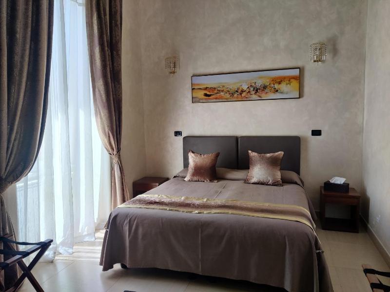 Цены на Joyful Guest House в Риме