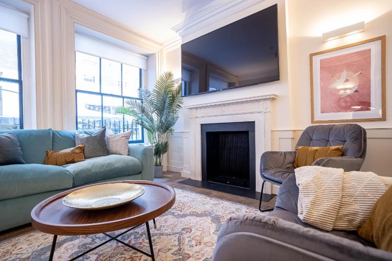 Liverpool St Three Bedroom Home near Tube Station — комфортный отель в Лондоне