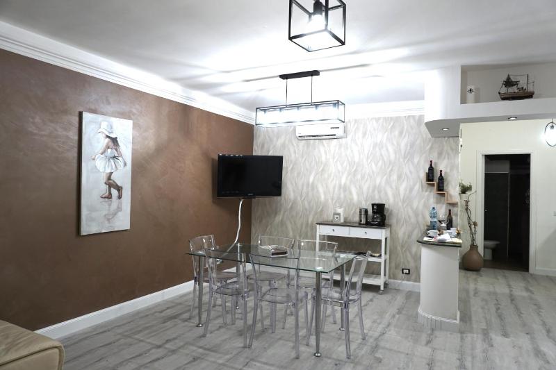 La casa delle nespole — забронировать отель в Палермо