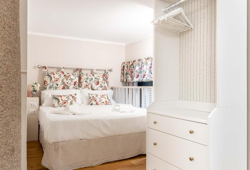 Casa Colonna Romantic Apartment Corso di Porta Ticinese — отель с удобствами в Милане