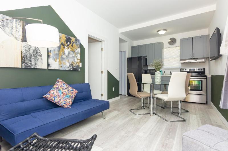 1 Bedroom Apartment with Balcony Miami - Heart of Downtown — отель с удобствами в Майами