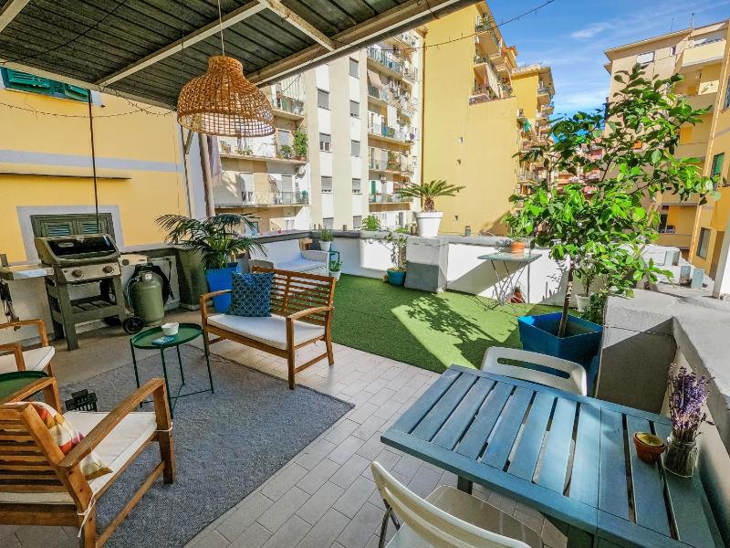 La Casa Azul — отель с удобным расположением в Неаполе