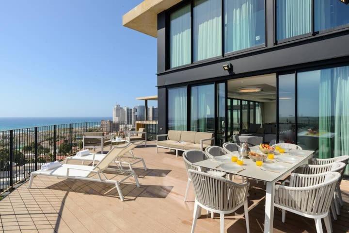 American Colony - 300 sqm Sea View by HolyGuest — комфортный отель в Тель-Авиве