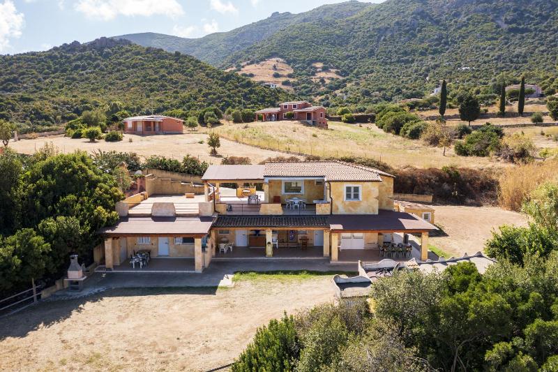 Casa del Sole 2 a Tertenìa - Villa vista mare e BBQ