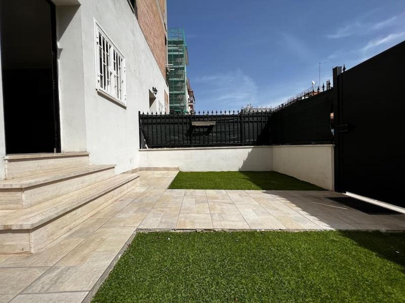 Cozy house with garden in Rome Centocelle Metro C — отель с удобным расположением в Риме