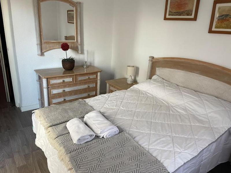 Precioso atico con terraza en centro de Alicante — отель с удобным расположением в Аликанте