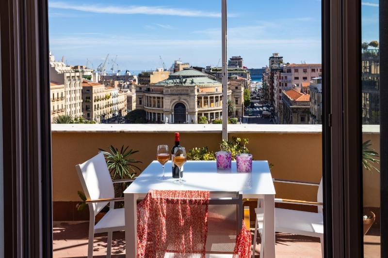 Politeama rooftop — комфортный отель в Палермо