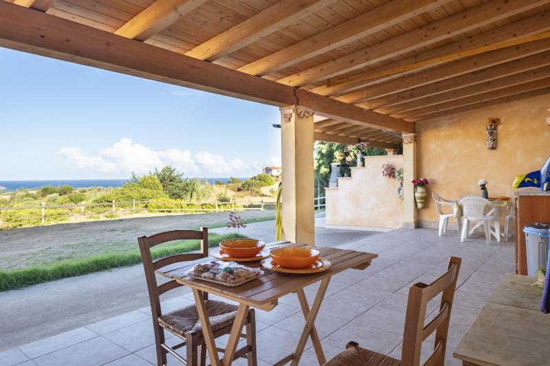 Casa del Sole 4 a Tertenìa - Romantico nido vista mare