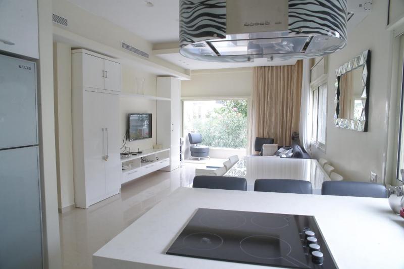 Dizengoff - Lovely family apartment 3 rooms. — отель в Тель-Авиве, Израиль