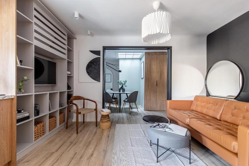 Downtown Story by CityLife Suites — комфортный отель в Бухаресте