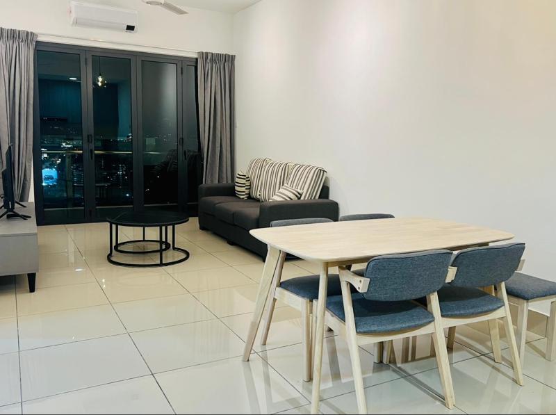 Comfy Residence Suite 2 Bedroom - Near KLCC — отель с удобствами в Куала-Лумпуре