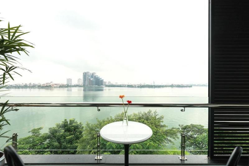 Sweet Home Apartment Lake view 147 Ve Ho street Westlake — отель с удобным расположением в Ханое