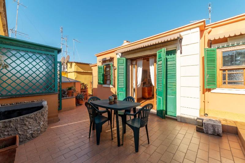 Quirinale Terrace Apartment — забронировать отель в Риме
