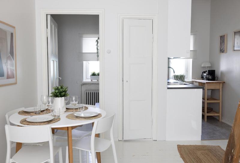 POISTA 2ndhomes Cozy Studio by Tahtitorni Park — забронировать отель в Хельсинки