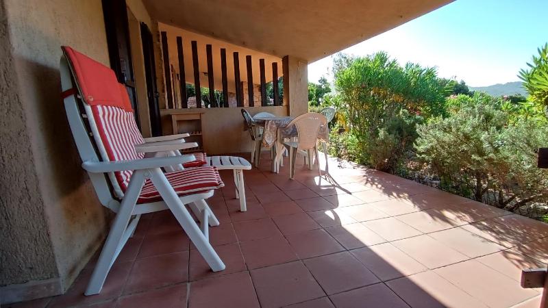 Ca' Max a Costa Paradiso - Accogliente Casa con Giardino
