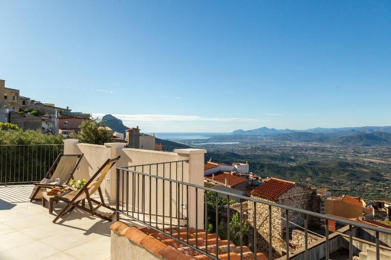 Monte Forru a Baunei - Incantevole Oasi con Vista Città