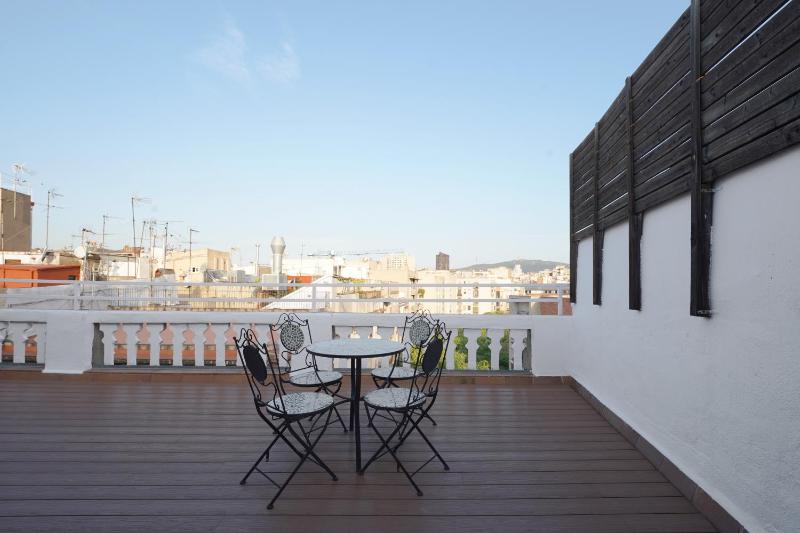 Numa I Lustre Apartments — отель с удобствами в Барселоне