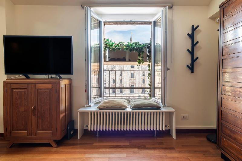 Easyhomes Duomo View — отель с удобствами в Милане