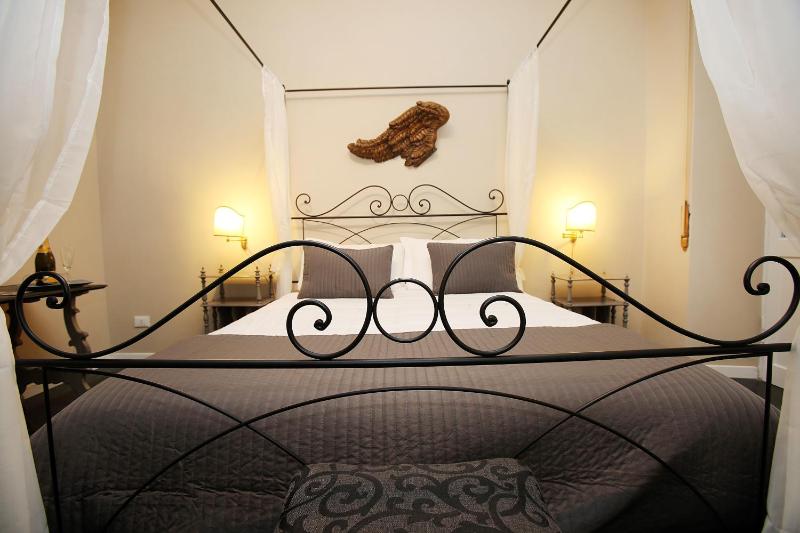 Amica Roma Guest House — отель с удобствами в Риме