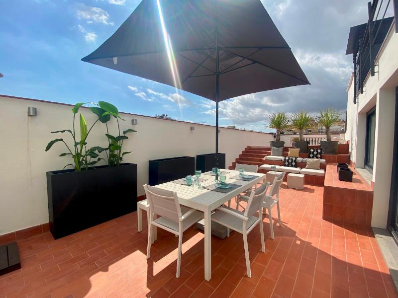 Цены на Modern Penthouse with VIEWS Near Paseo De Gracia by MyRentalHost в Барселоне