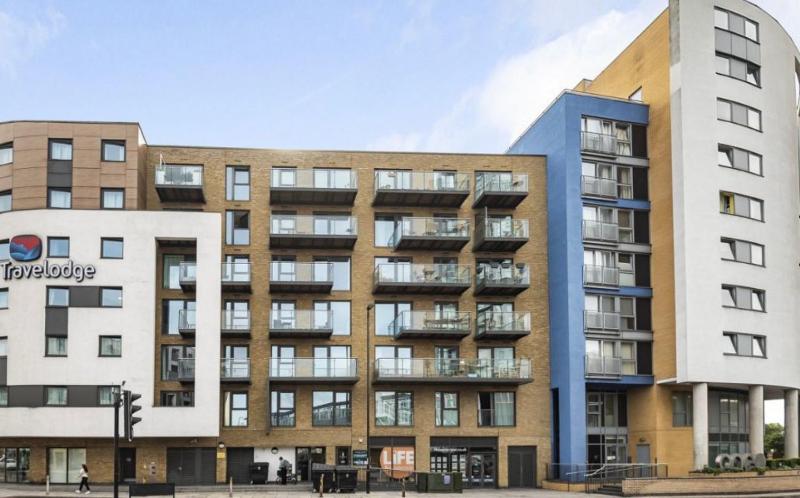 Luxurious DLR Apartment — отель с удобствами в Лондоне